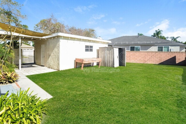 Building Photo - 2256 McNab Ave