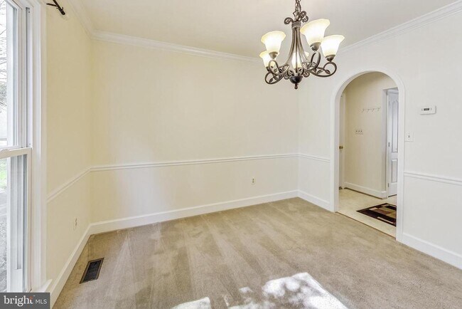 Building Photo - 6104 Cool Spring Terrace S