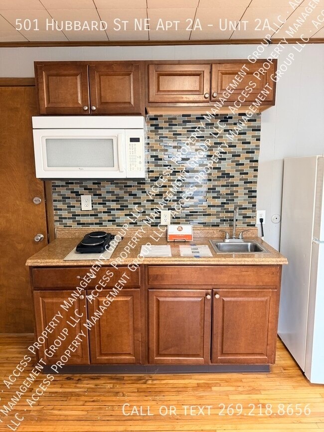 Building Photo - 501 Hubbard St NE