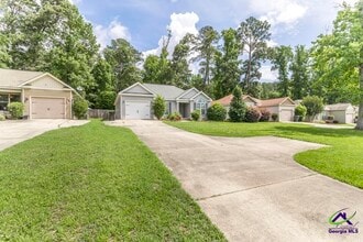 Building Photo - 510 Leisure Lake Dr