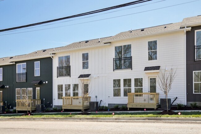 Building Photo - 908 Anderson Ln