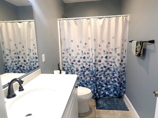 Building Photo - 1284 County St