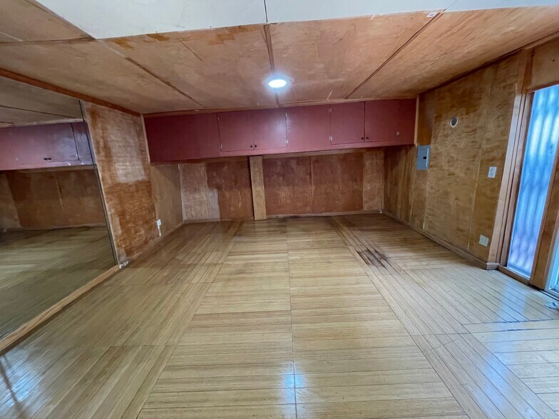 Building Photo - 2939 S Bronson Ave