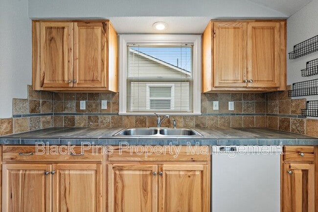 Building Photo - 4820 W.Franklin St.