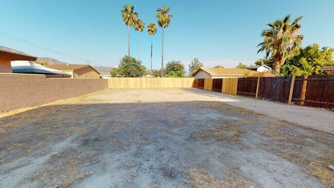 Building Photo - 4189 N Mountain Dr