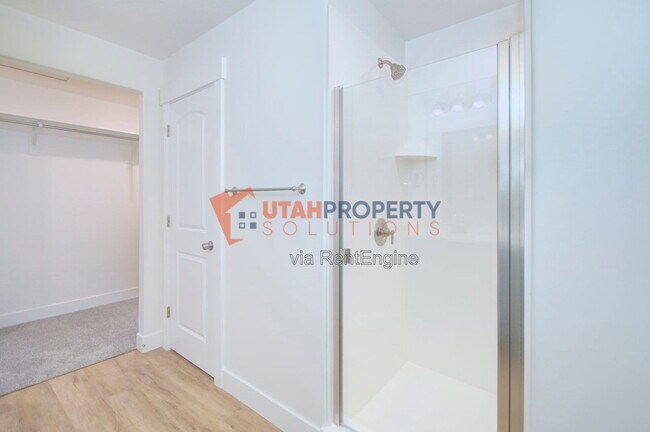 Building Photo - 1316 Dawes Wy