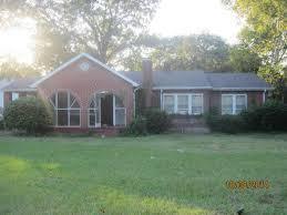 Building Photo - Hardwoods and Formal Living