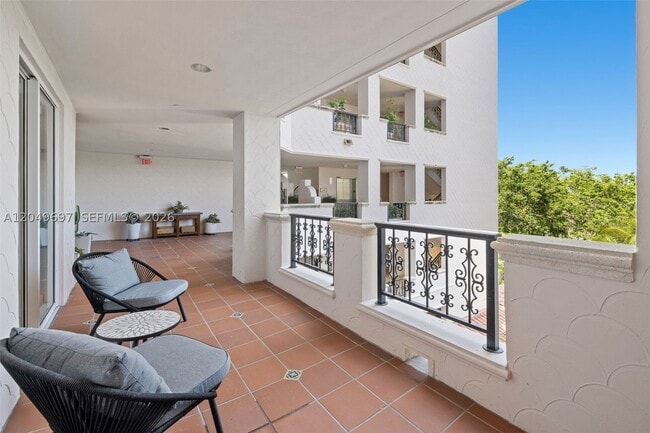 Building Photo - 5245 Fisher Island Dr