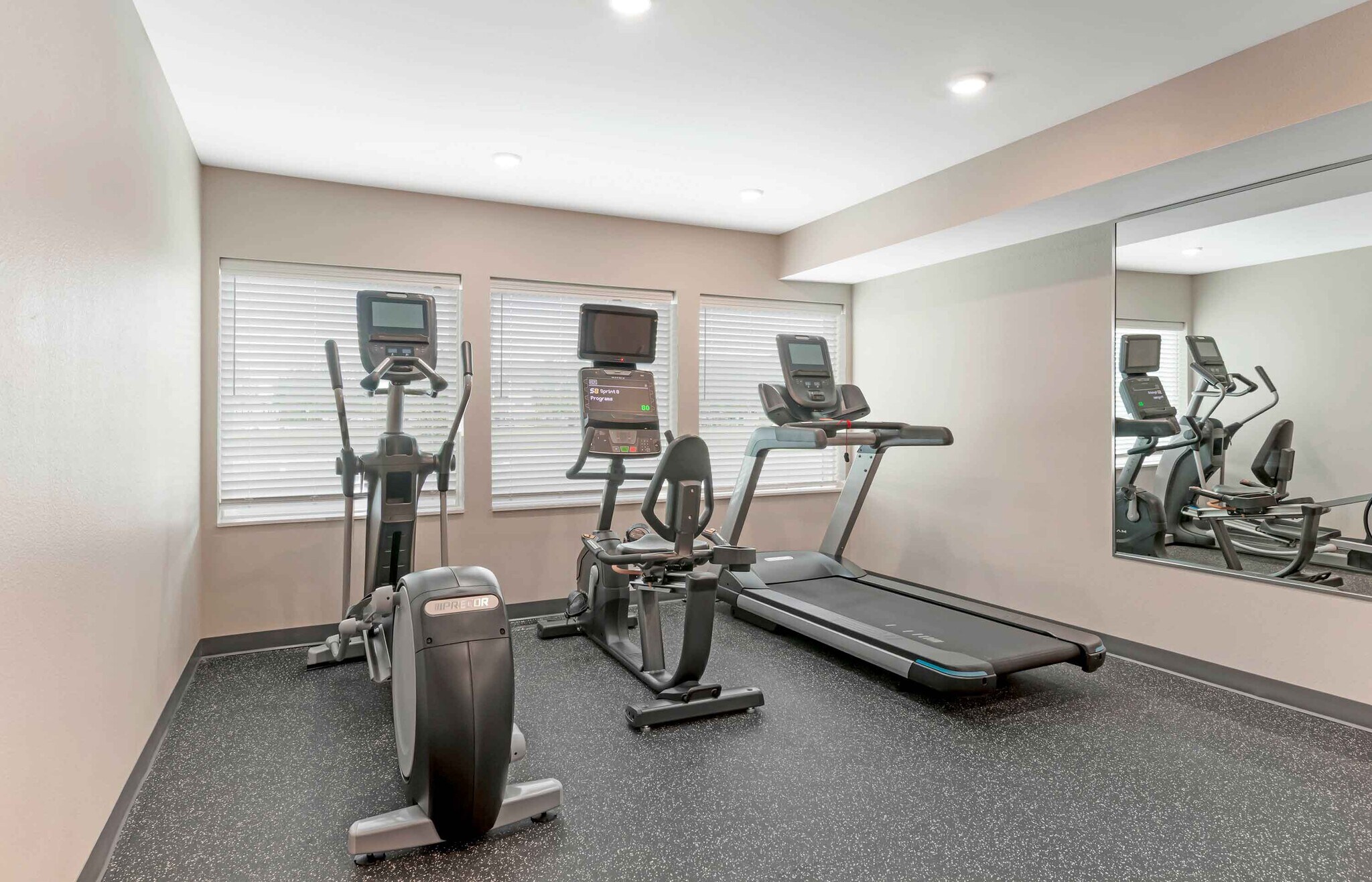 Building Photo - Furnished Studio-Wildwood