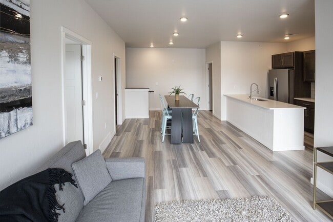 Interior Photo - Howard Lofts