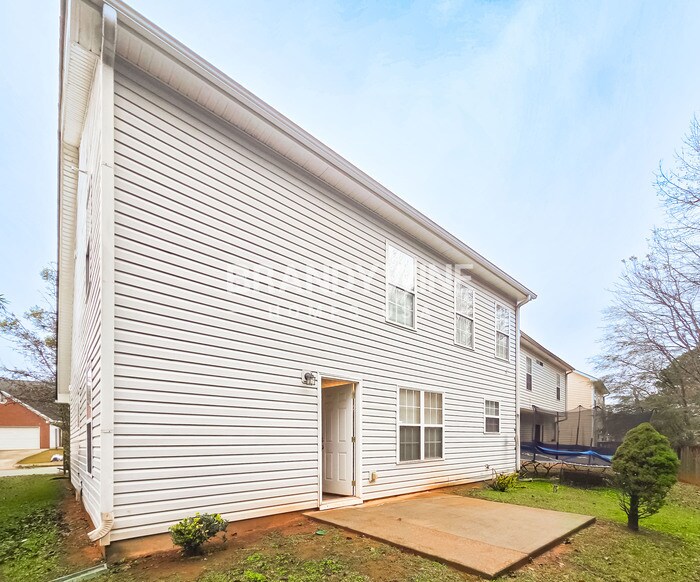 Building Photo - 5260 Tussahaw Crossing