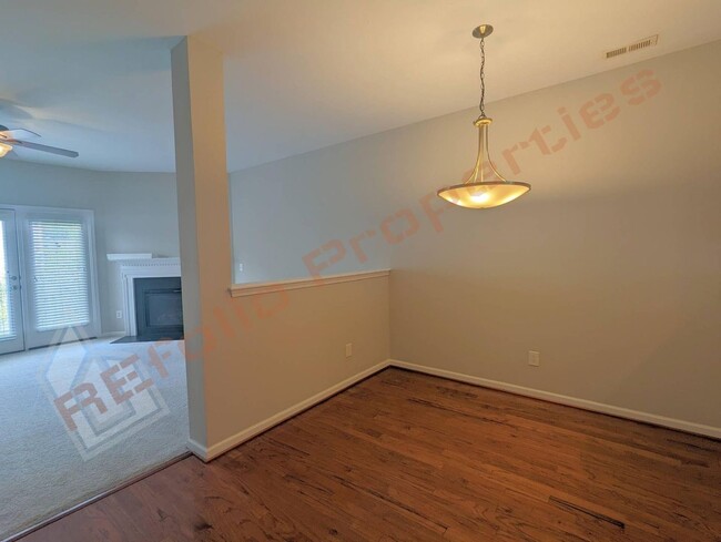 Building Photo - Great Location 3 Story 3 Bedroom, 3.5 Bath...