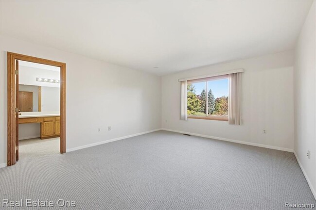 Building Photo - 2251 Crystal Dr