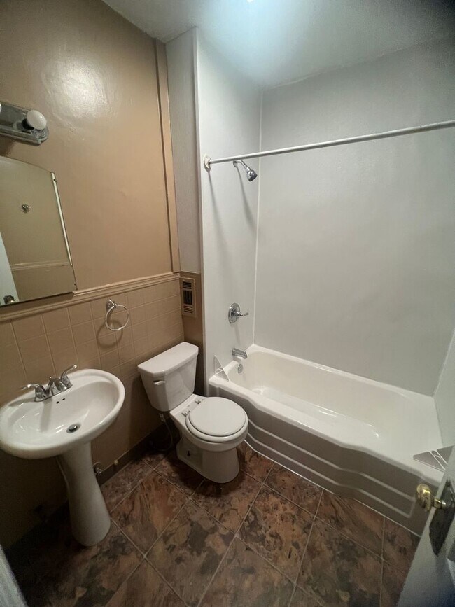 21719 LIBERTY 21719 Liberty St Erie PA 16507 Apartment Finder