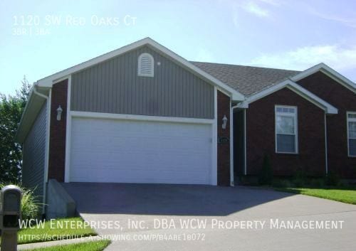 Primary Photo - 1120 SW Red Oaks Ct
