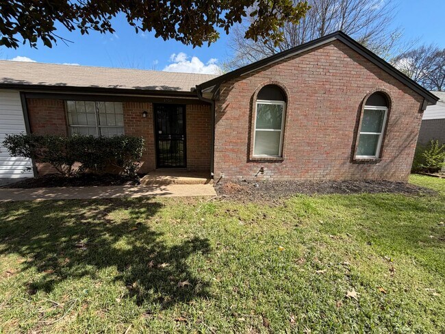 Building Photo - Welcome to your new home in Southaven, MS! HALF OFF FIRST MONTH RENT!!