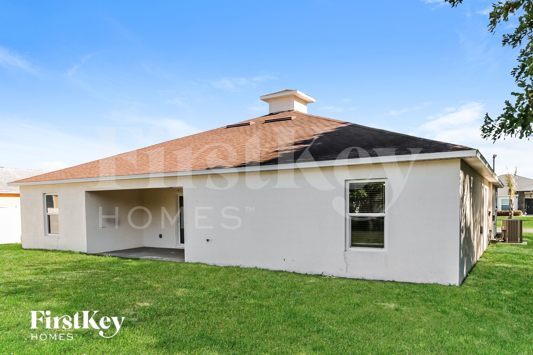Building Photo - 526 SW Dahled Ave