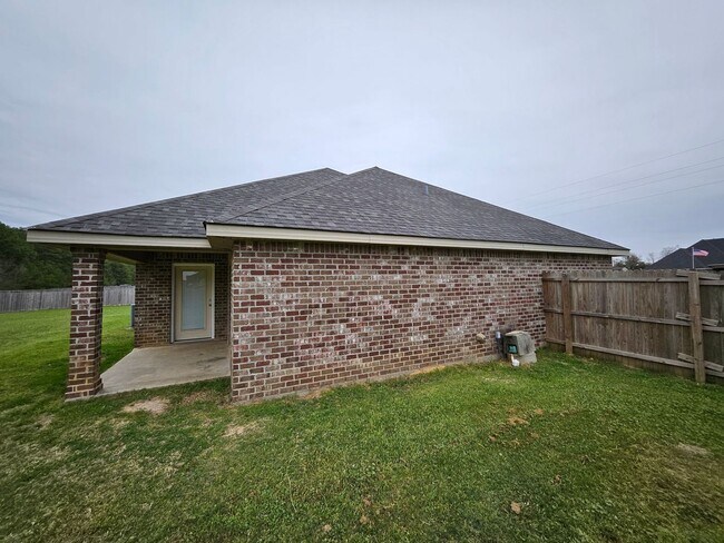 Building Photo - 121 Eagle Pt Dr