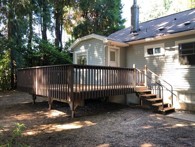 Building Photo - 8528 SW 35th Ave