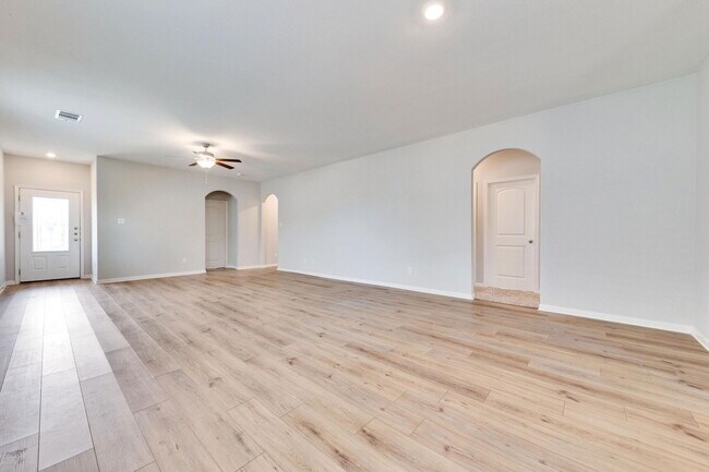 Building Photo - 213 Mount Vernon Way