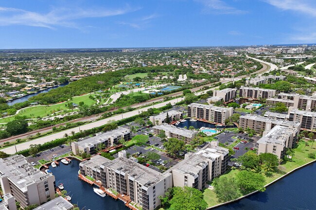 Building Photo - 12 Royal Palm Way