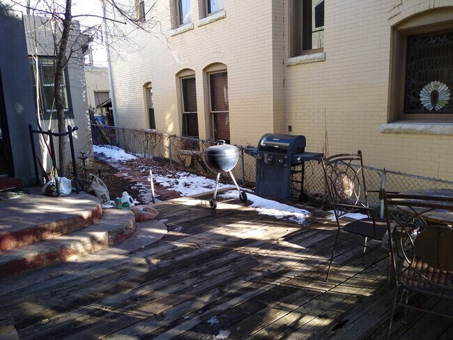 Building Photo - Charming Cap Hill 1 Bedroom w/ Claw Foot Tub
