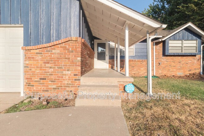 Building Photo - 10304 N University Ave