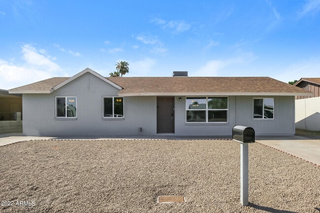 Primary Photo - 4301 E Saint Catherine Ave