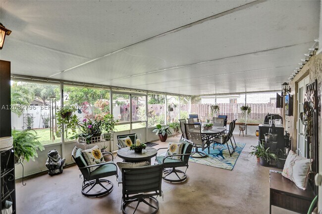 Building Photo - 11525 SW 54th St
