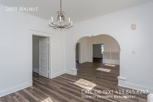Building Photo - 1609 Walnut-