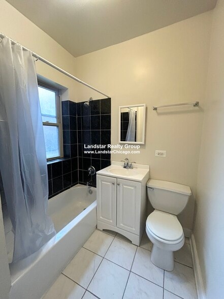 Building Photo - 1313 W Touhy Ave