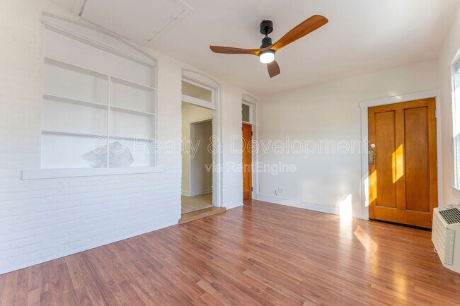 Building Photo - 5737 N Washtenaw Ave