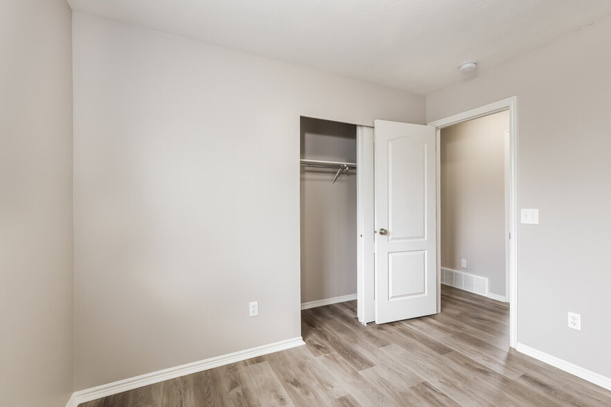 Building Photo - 772 Fox Run Dr