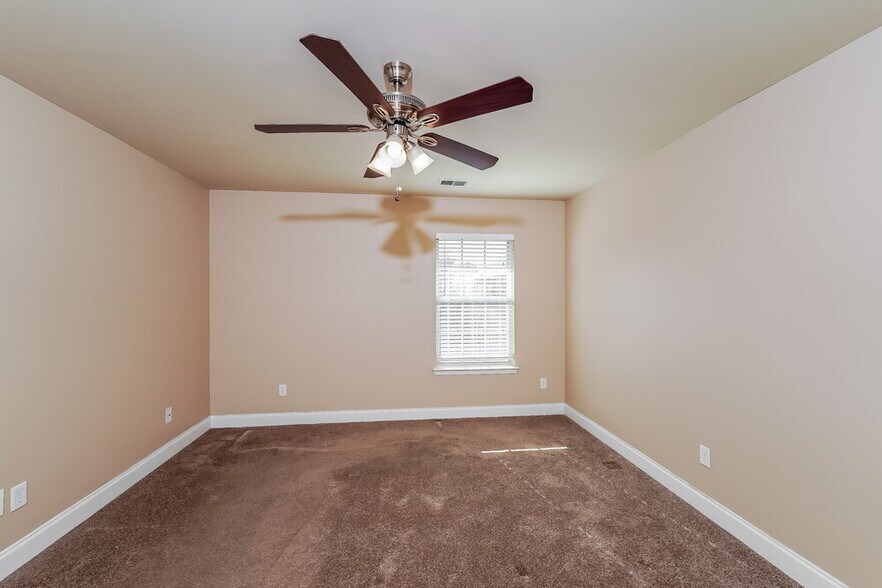 Building Photo - 4056 Cambridge Dr