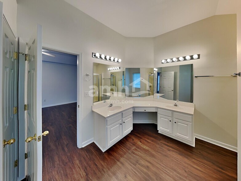 Building Photo - 16202 Grafham Cir