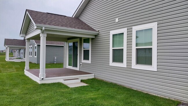 Building Photo - 121 Cornerstone Dr