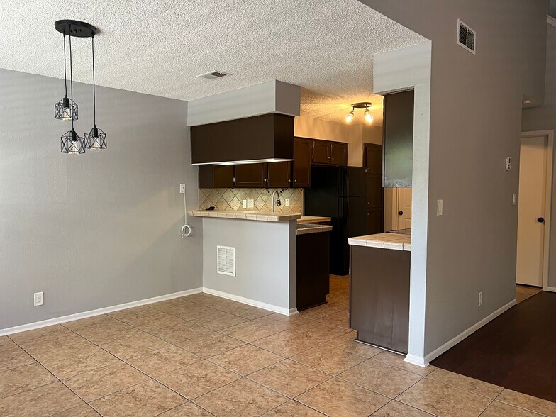 Building Photo - 12132 Vista Nogal St