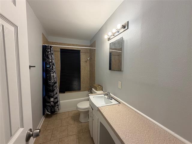 Building Photo - 9478 Woodcrest Dr