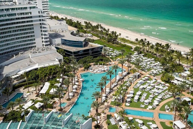 Building Photo - 4401 Collins Ave