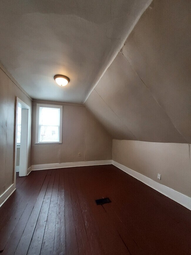 Building Photo - 192 Union St