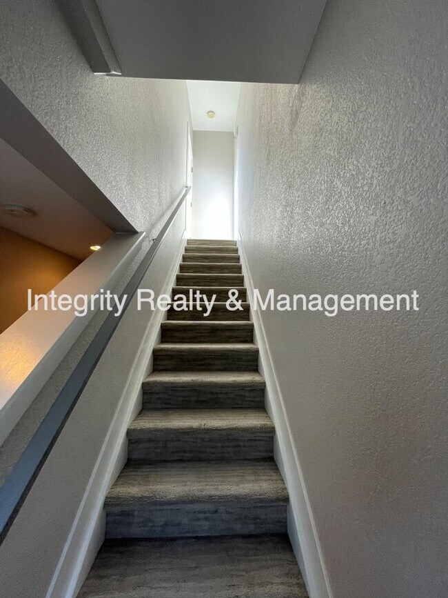 Building Photo - 2815 W 25th Ave