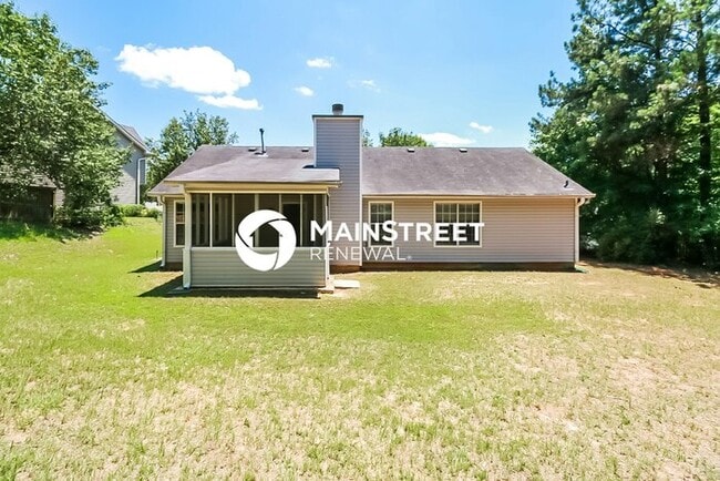 Building Photo - 3 Bedroom Pet-Friendly Home in Jonesboro, GA with Main Street Renewal