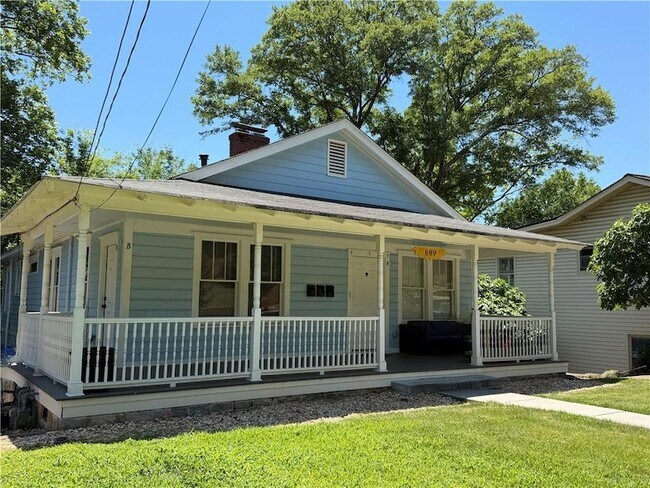 Building Photo - 689 Berne St SE