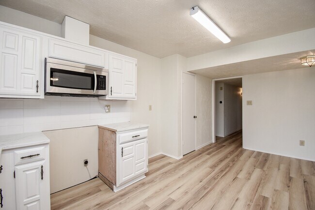 Building Photo - 702 Tara Plantation Dr