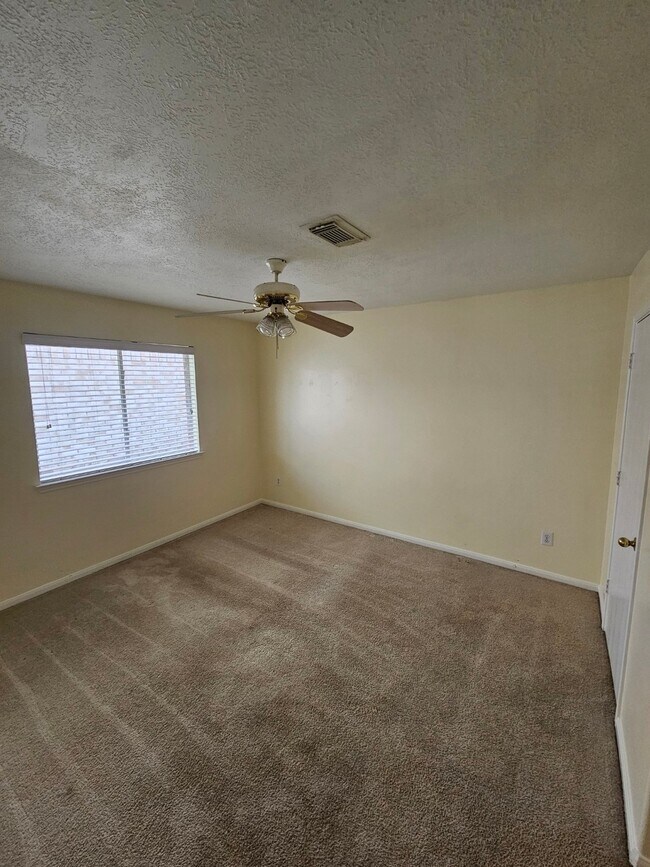 Building Photo - 12306 Scarlet River Dr