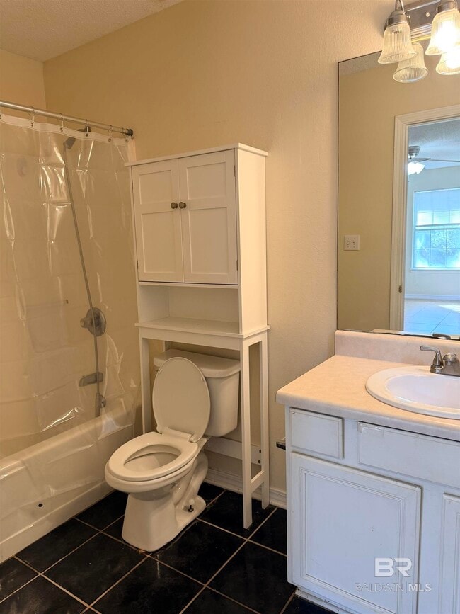 Building Photo - 24956 Ivy Ln