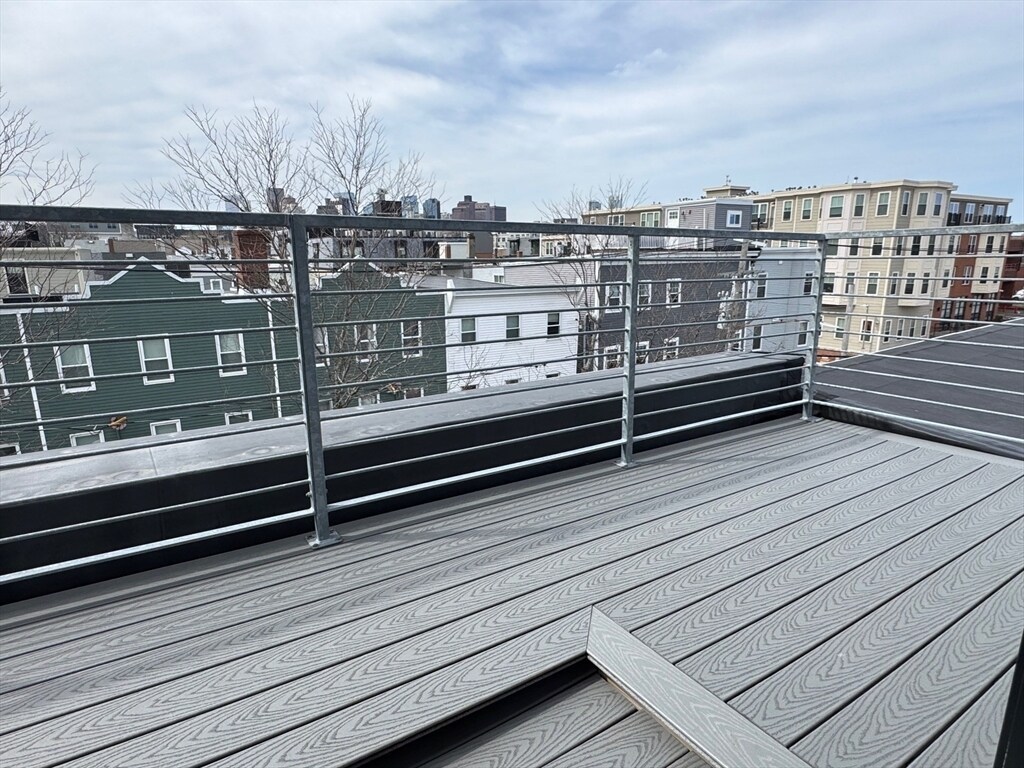 Building Photo - 5 Breed St