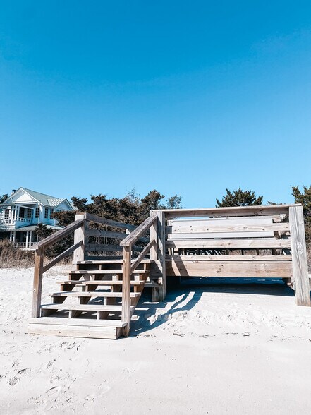 Brand new beach cottage! Public beach access at end of the street (4 min walk)! Pictured is the boardwalk from the beach which features a bench to sit and enjoy water views, sunrises and sunsets! - 103 S 13th St
