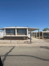 Building Photo - 565 Harbor Dr