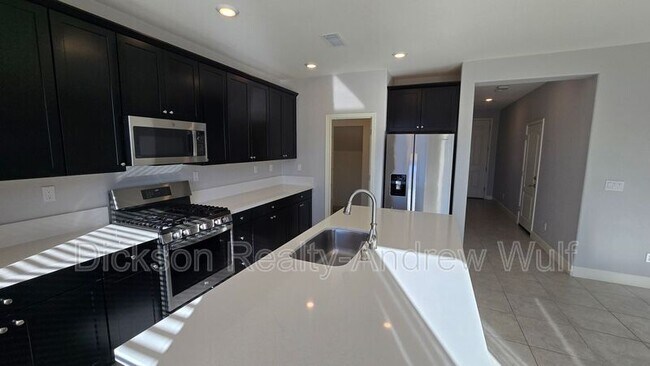 Building Photo - 2149 Neuer Dr